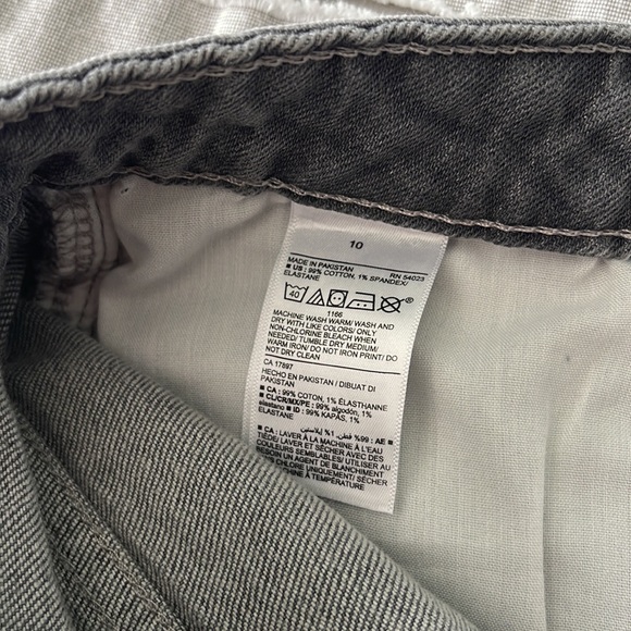 Old navy womens jean shorts - Picture 4 of 4